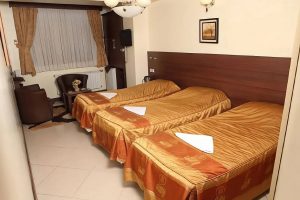 Part Triple Room