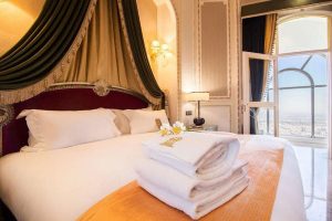 Espinas Palace Royal Family Balcony Room (Floors 10 to 14)