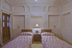 Manouchehri Twin Room