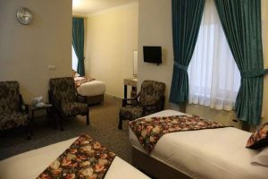 Hally Triple Room