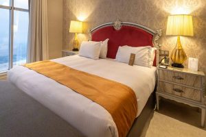 Espinas Double Room (Floor 3-10)