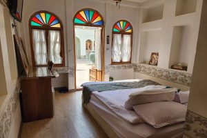 Atigh Gooshvare Double Room
