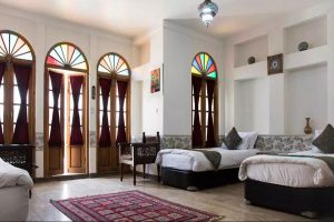 Atigh Shah Neshin Quadruple Room
