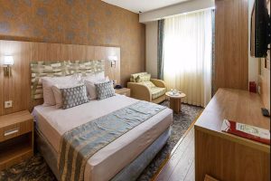 Shiraz Parsian Triple Room